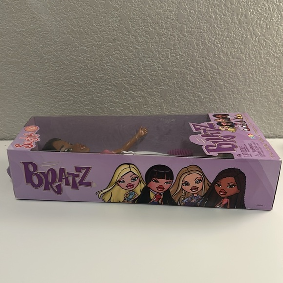 Bratz Doll Sasha for Girl's Gift Age 6+ New in Box! - Picture 6 of 6